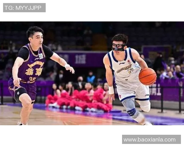 广厦队与上海队激战正酣谁将赢得这场篮球巅峰对决 广厦队与上海队激战正酣谁将赢得这场篮球巅峰对决